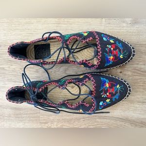 Tori Burch Sonoma Gillie Espadrilles in a size 7.